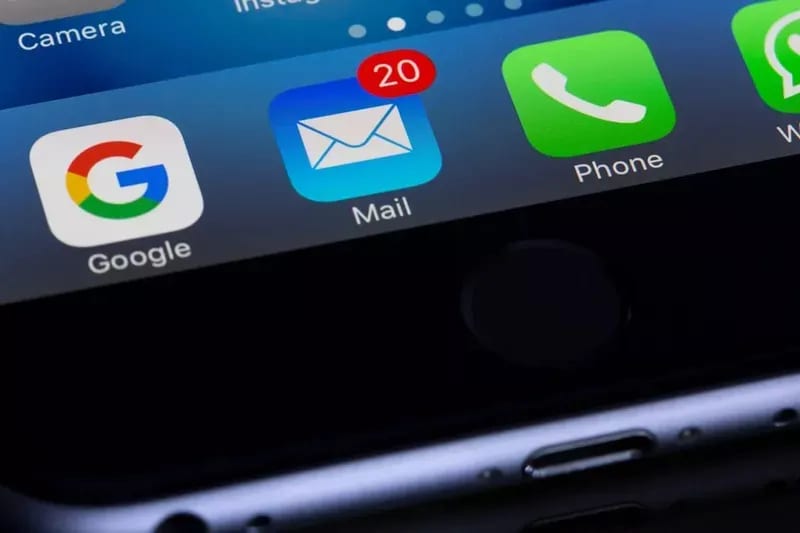 A smartphone screen showing app icon for Mail