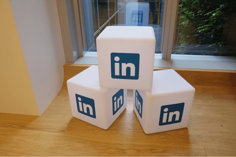 Use LinkedIn to complement your email marketing